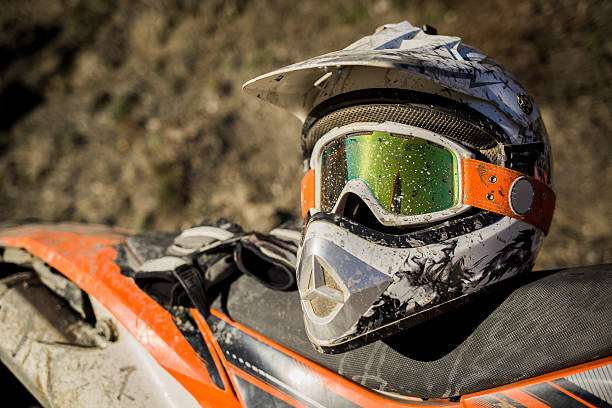 Quelles sont les caractéristiques indispensables des lunettes pour les motards ?