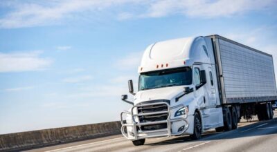 Comment louer un camion avec chauffeur pour un transport à longue distance ?