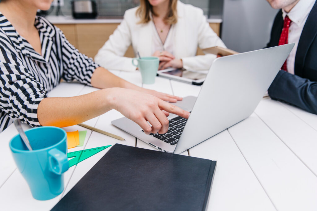 Comment une agence de publicité construit une stratégie de communication efficace ?